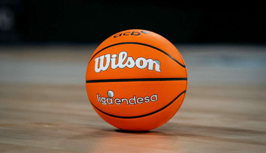 La ACB presenta el nuevo balón con el que se disputará la Liga Endesa